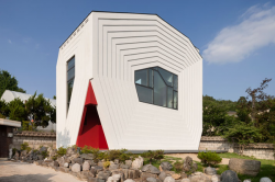 Architect Moon Hoon investigates sculpture through architecture